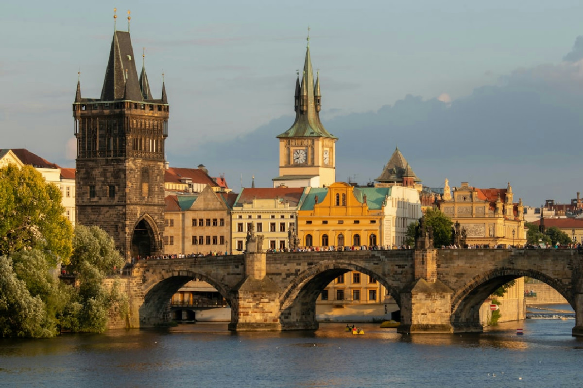 Cosa vedere a Praga in 48 ore: itinerario esclusivo tra monumenti e angoli storici imperdibili