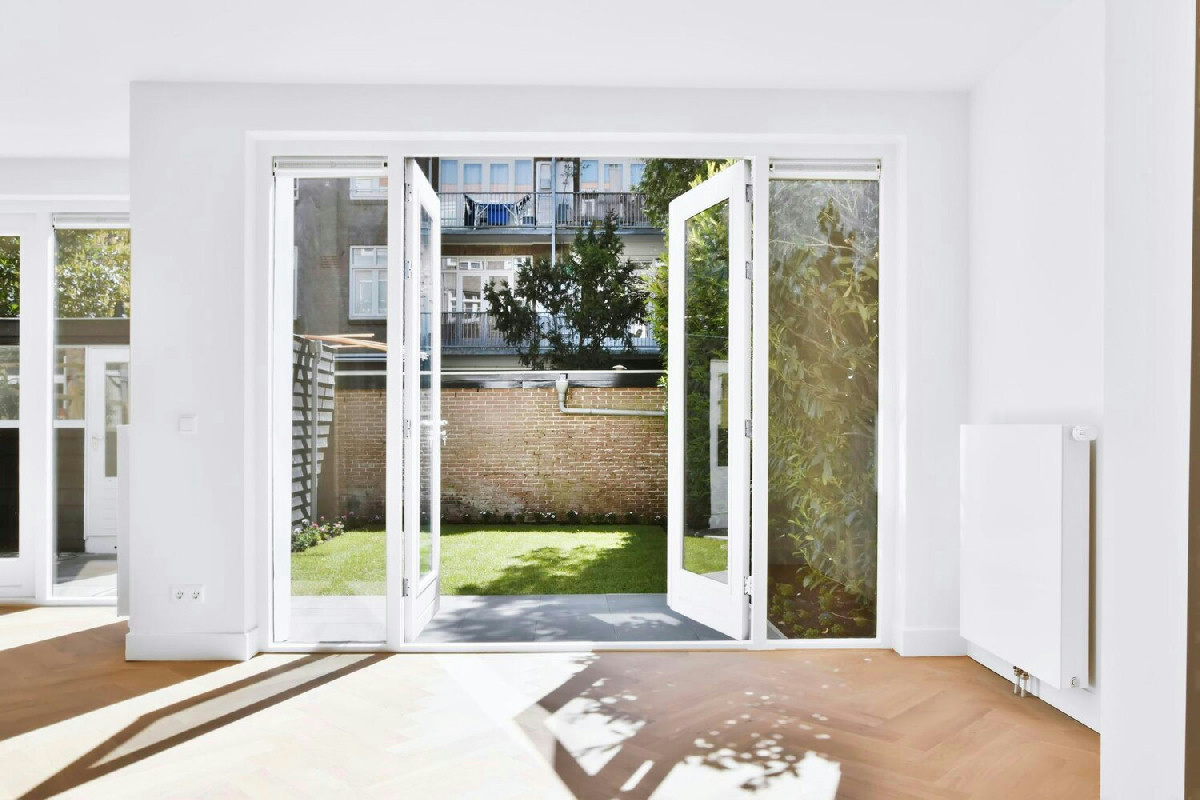 Porte-finestre su misura: guida a tecnicismi, prestazioni elevate e design raffinato