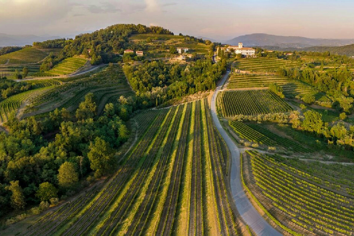 Il silenzio delle Dolomiti tra Veneto e Friuli: un viaggio tra memorie e panorami senza tempo