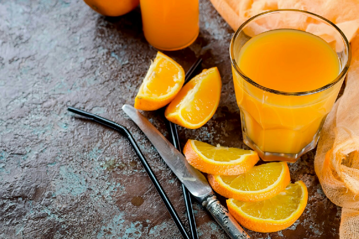 La spremuta d’arancia perde sapore e vitamine: le abitudini che riducono la qualità del succo